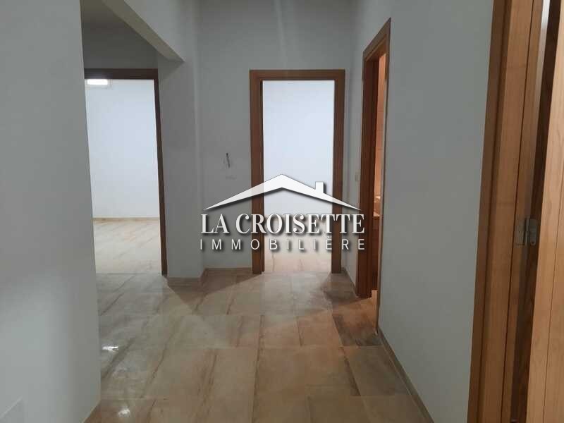 Triplex S+5 avec piscine à La Soukra